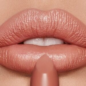IT Cosmetics Pillow Lips Cream Lipstick in Vision (Peachy Beige)